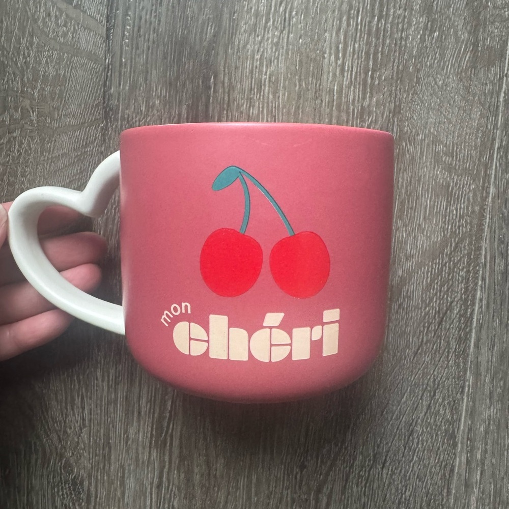 Valentine Mug brand new- Mon Chéri Pink Mug with Heart Handle